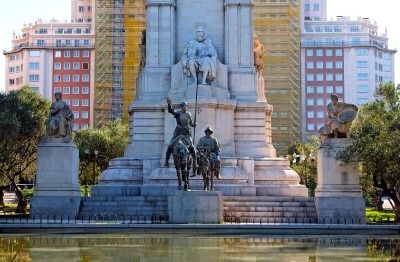 Miguel de Cervantes. Monumento en la Plaza de España de Madrid.